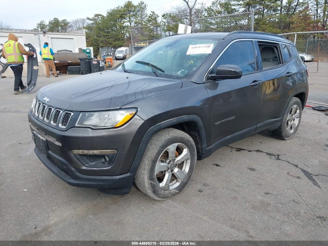 2018 Jeep Compass Latitude Fwd მანქანა იყიდება აუქციონზე, vin: 3C4NJCBBXJT165352, აუქციონის ნომერი: 44695210