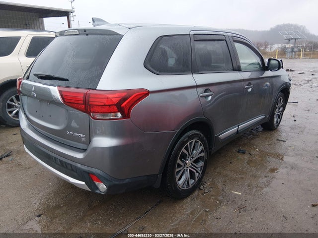 2018 MITSUBISHI OUTLANDER JA4AZ3A32JZ014218 Photo 3