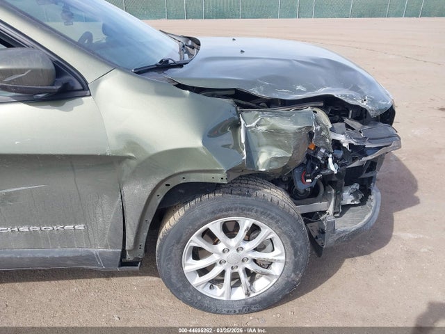 44695262 :رقم المزاد ، 1C4PJMCB8LD654578 vin ، 2020 Jeep Cherokee Latitude 4x4 مزاد بيع