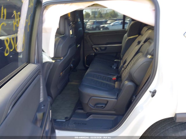 Rivian R1s Adventure 2023 7PDSGABA2PN019817 Image 8