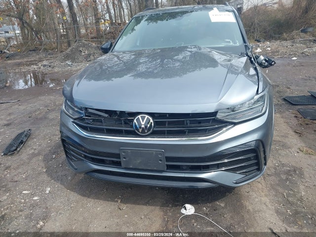 Продаж на аукціоні авто 2023 Volkswagen Tiguan 2.0t Se R-line Black, vin: 3VV8B7AX2PM070304, номер лоту: 44695350