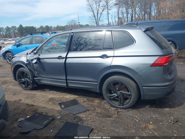 Продаж на аукціоні авто 2023 Volkswagen Tiguan 2.0t Se R-line Black, vin: 3VV8B7AX2PM070304, номер лоту: 44695350