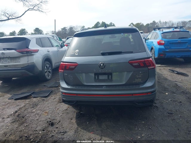 Продаж на аукціоні авто 2023 Volkswagen Tiguan 2.0t Se R-line Black, vin: 3VV8B7AX2PM070304, номер лоту: 44695350