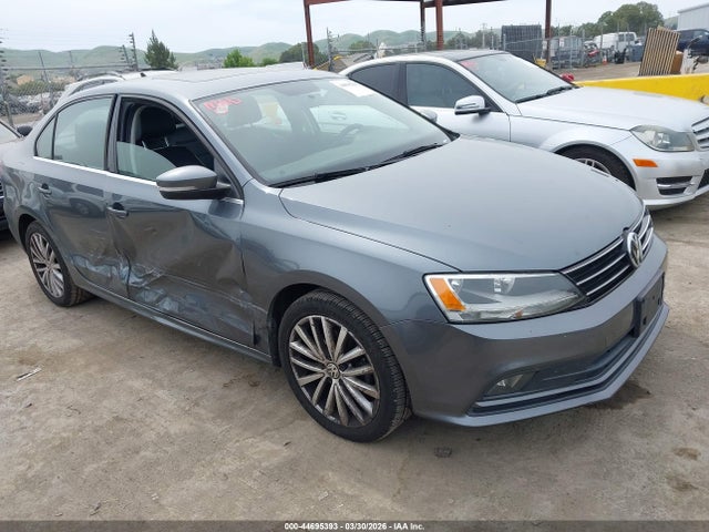 Продажа на аукционе авто 2015 Volkswagen Jetta 1.8t Se, vin: 3VWD17AJ9FM214373, номер лота: 44695393