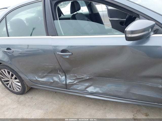 3VWD17AJ9FM214373 Volkswagen Jetta 1.8t Se