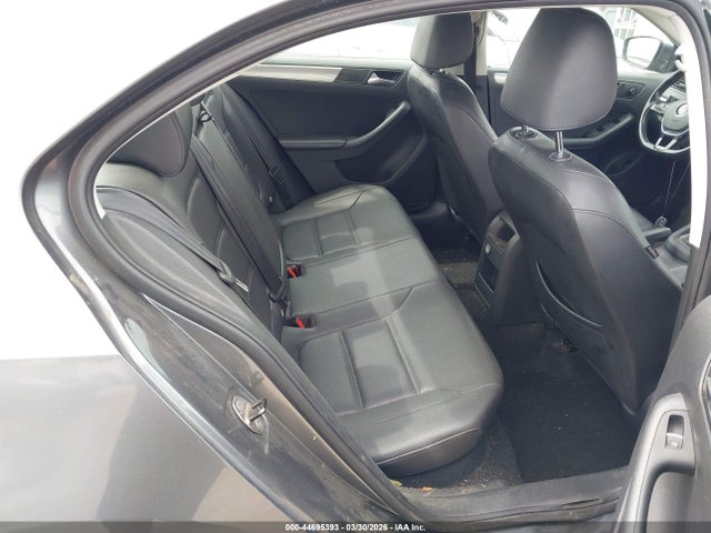 3VWD17AJ9FM214373 Volkswagen Jetta 1.8t Se