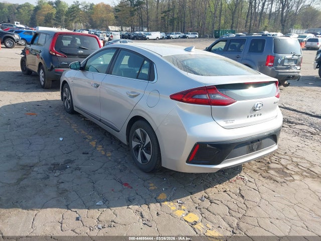 2017 HYUNDAI IONIQ HYBRID KMHC75LC0HU045774 Photo 2