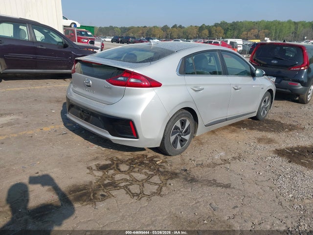 2017 HYUNDAI IONIQ HYBRID KMHC75LC0HU045774 Photo 3