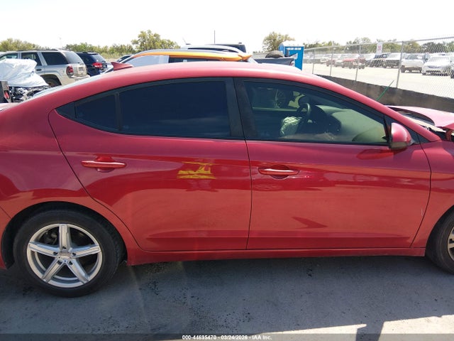 5NPD84LF3JH398827 Hyundai ELANTRA SEL