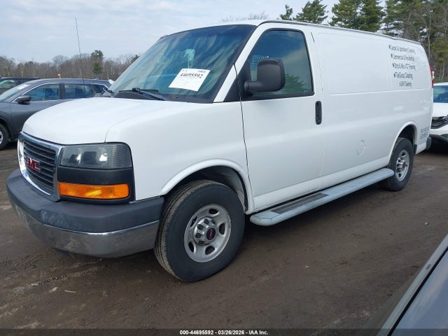GMC Savana 2500 Work Van 2015 1GTW7FCF8F1902956 Image 2