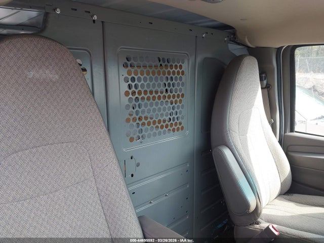 1GTW7FCF8F1902956 GMC Savana 2500 Work Van