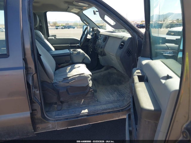 Ford F-350 Chassis Xl 2015 1FD8W3G63FED44541 Image 5