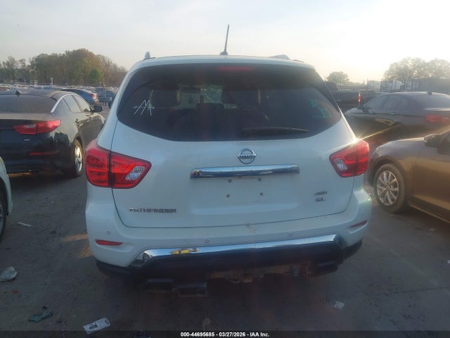 44695685 :رقم المزاد ، 5N1DR2MM7JC626883 vin ، 2018 Nissan Pathfinder Sl مزاد بيع