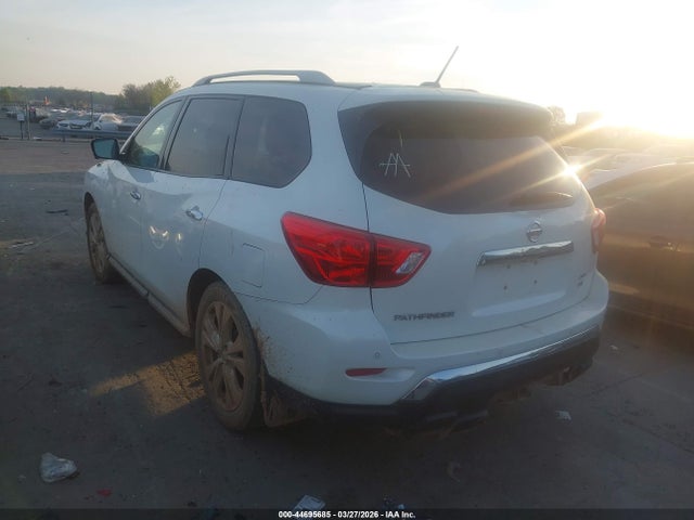 44695685 :رقم المزاد ، 5N1DR2MM7JC626883 vin ، 2018 Nissan Pathfinder Sl مزاد بيع