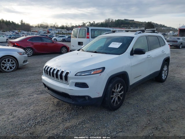 Jeep Cherokee Latitude 2014 1C4PJLCB8EW323758 Image 2