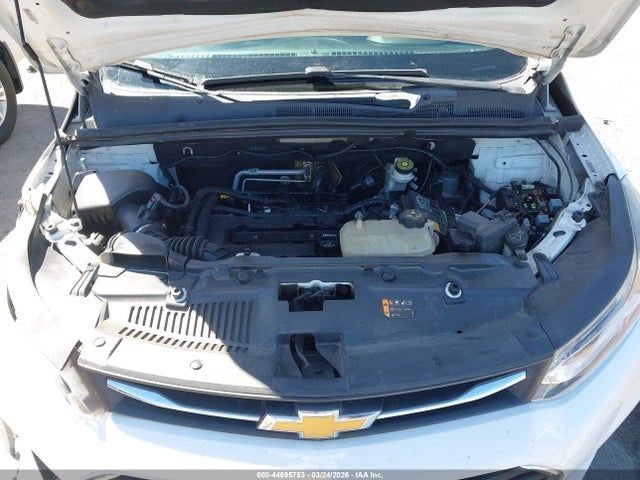 KL7CJKSB8JB733680 Chevrolet TRAX LS