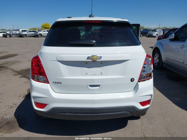 KL7CJKSB8JB733680 Chevrolet TRAX LS