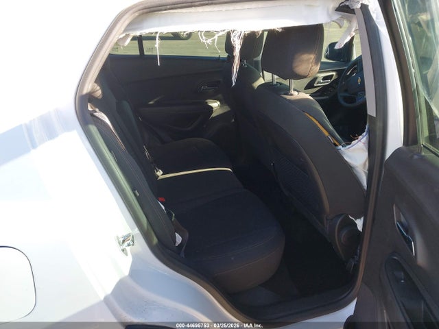 KL7CJKSB8JB733680 Chevrolet TRAX LS