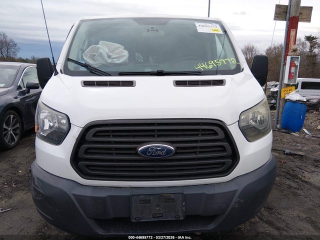 44695772 :رقم المزاد ، 1FTNR1ZM4FKA89821 vin ، 2015 Ford Transit-250 مزاد بيع