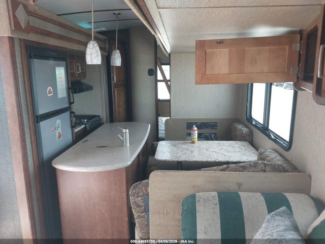 4YDT32520HB451517 Keystone Other