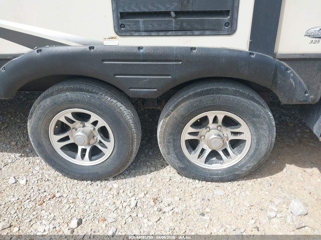 4YDT32520HB451517 Keystone Other