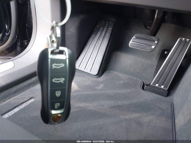 2026 PORSCHE TAYCAN WP0AA2Y18TSA08031 Photo 10