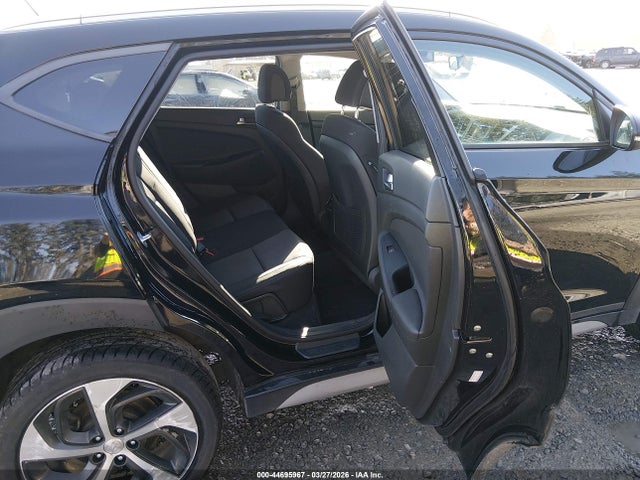 KM8J3CA23HU414600 Hyundai Tucson Sport