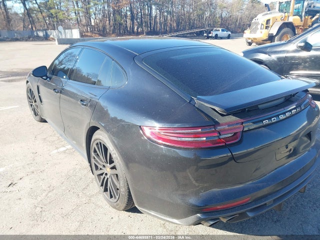 2017 PORSCHE PANAMERA WP0AB2A75HL120943 Photo 2