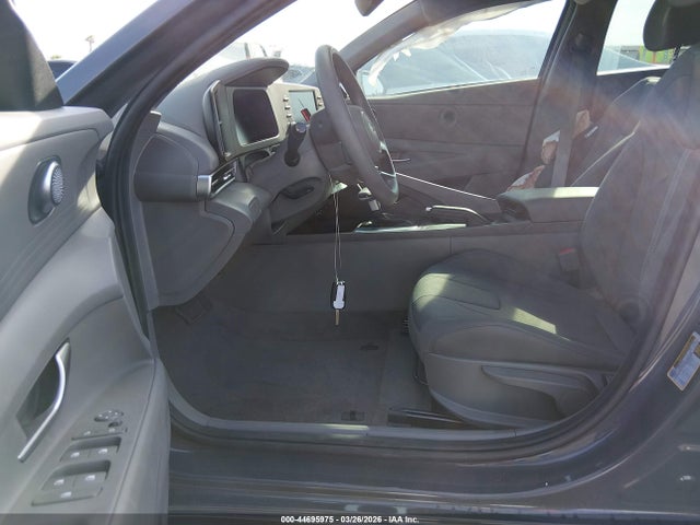 KMHLL4DGXSU086797 Hyundai ELANTRA SE