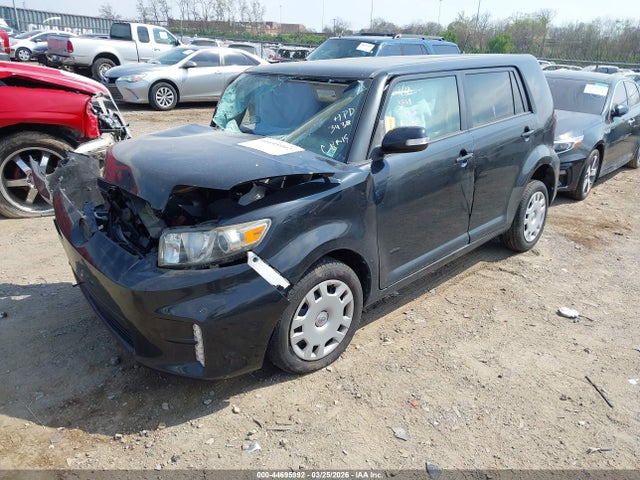 Scion XB 2015 JTLZE4FE3FJ073468 Image 2