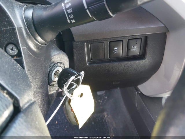 5TFUW5F13FX459309 Toyota Tundra Sr5 5.7l V8