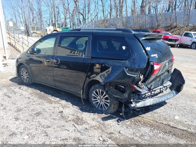 2018 TOYOTA SIENNA 5TDYZ3DC2JS933086 Photo 2