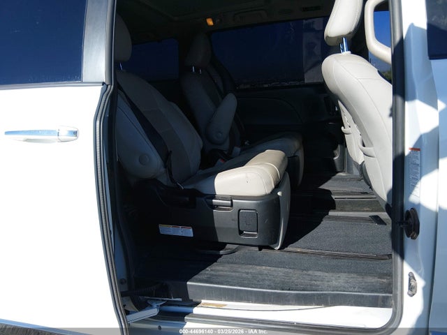 Aukcja sprzedaży 2018 Toyota Sienna Limited Premium 7 Passenger, vin: 5TDYZ3DC6JS940980, numer aukcji: 44696140