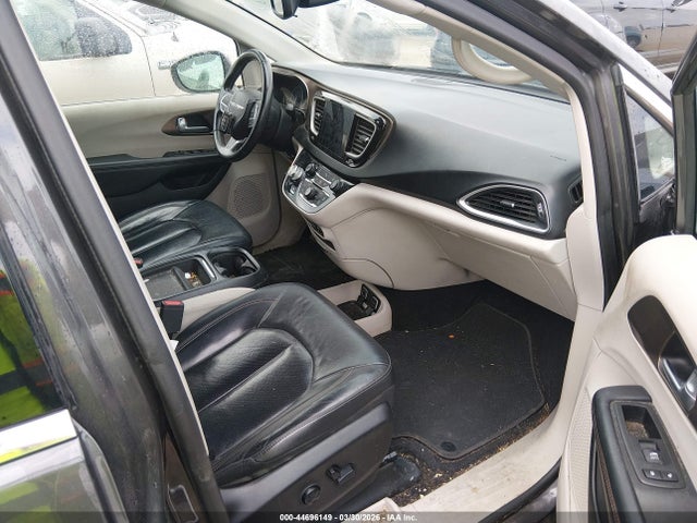 2018 CHRYSLER PACIFICA 2C4RC1BG1JR133064 Photo 4