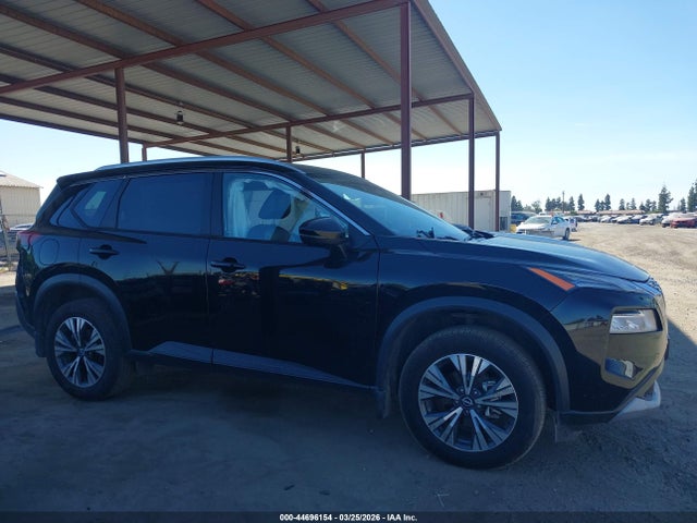 JN8BT3BB6NW335711 Nissan Rogue Sv Intelligent Awd
