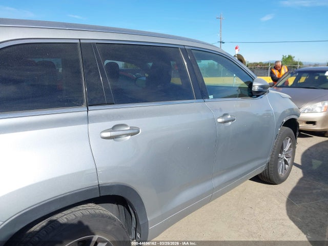 Toyota Highlander Xle 2018 5TDJZRFH9JS810947 Image 14