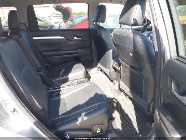 Toyota Highlander Xle 2018 5TDJZRFH9JS810947 Image 8