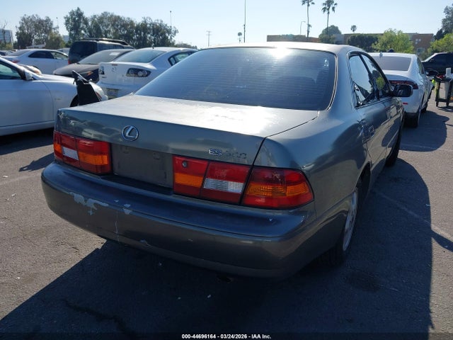 1997 Lexus Es 300 მანქანა იყიდება აუქციონზე, vin: JT8BF22G7V0083512, აუქციონის ნომერი: 44696164