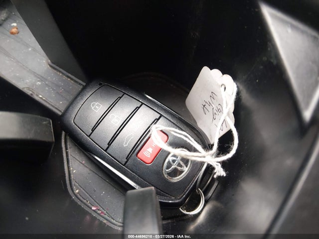 4T1DBADK8SU028407 Toyota CAMRY SE