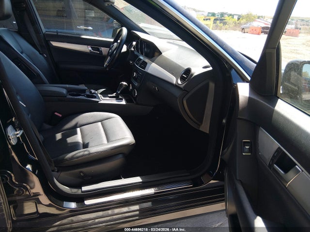 Продаж на аукціоні авто 2012 Mercedes-benz C 250 Sport, vin: WDDGF4HB5CR218872, номер лоту: 44696218