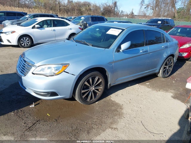 Продажа на аукционе авто 2013 Chrysler 200 Lx, vin: 1C3CCBAB0DN761396, номер лота: 44696221
