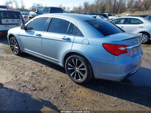 Продажа на аукционе авто 2013 Chrysler 200 Lx, vin: 1C3CCBAB0DN761396, номер лота: 44696221