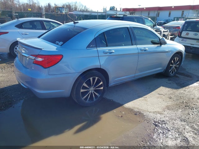 Продажа на аукционе авто 2013 Chrysler 200 Lx, vin: 1C3CCBAB0DN761396, номер лота: 44696221
