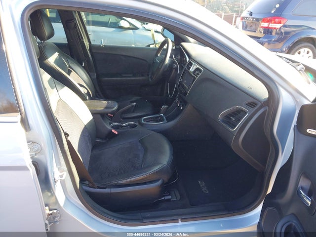 Продажа на аукционе авто 2013 Chrysler 200 Lx, vin: 1C3CCBAB0DN761396, номер лота: 44696221