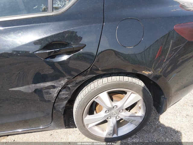 44696287 :رقم المزاد ، 19VDE1F7XDE000882 vin ، 2013 Acura Ilx 2.0l مزاد بيع
