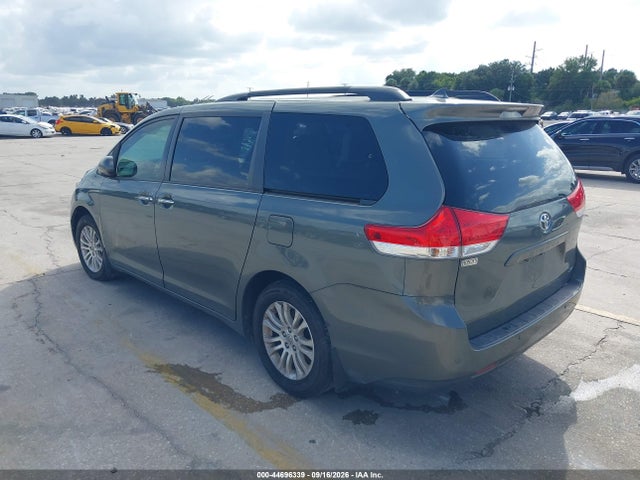 Aukcja sprzedaży 2014 Toyota Sienna Xle V6 8 Passenger, vin: 5TDYK3DC7ES477516, numer aukcji: 44696339
