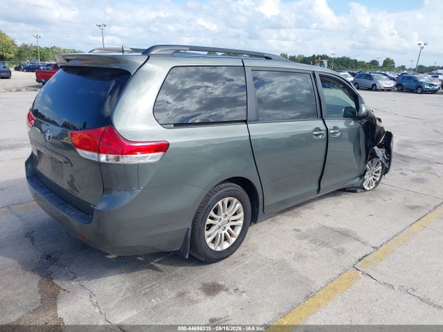 Aukcja sprzedaży 2014 Toyota Sienna Xle V6 8 Passenger, vin: 5TDYK3DC7ES477516, numer aukcji: 44696339