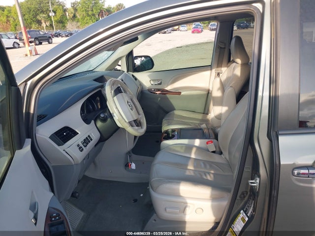 Aukcja sprzedaży 2014 Toyota Sienna Xle V6 8 Passenger, vin: 5TDYK3DC7ES477516, numer aukcji: 44696339