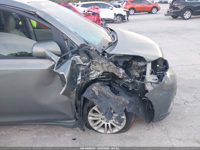 Aukcja sprzedaży 2014 Toyota Sienna Xle V6 8 Passenger, vin: 5TDYK3DC7ES477516, numer aukcji: 44696339