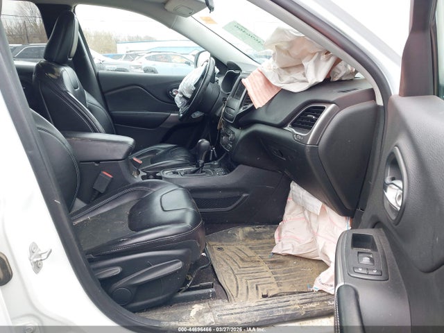 44696466 :رقم المزاد ، 1C4PJMLB0KD257901 vin ، 2019 Jeep Cherokee Latitude Plus 4x4 مزاد بيع